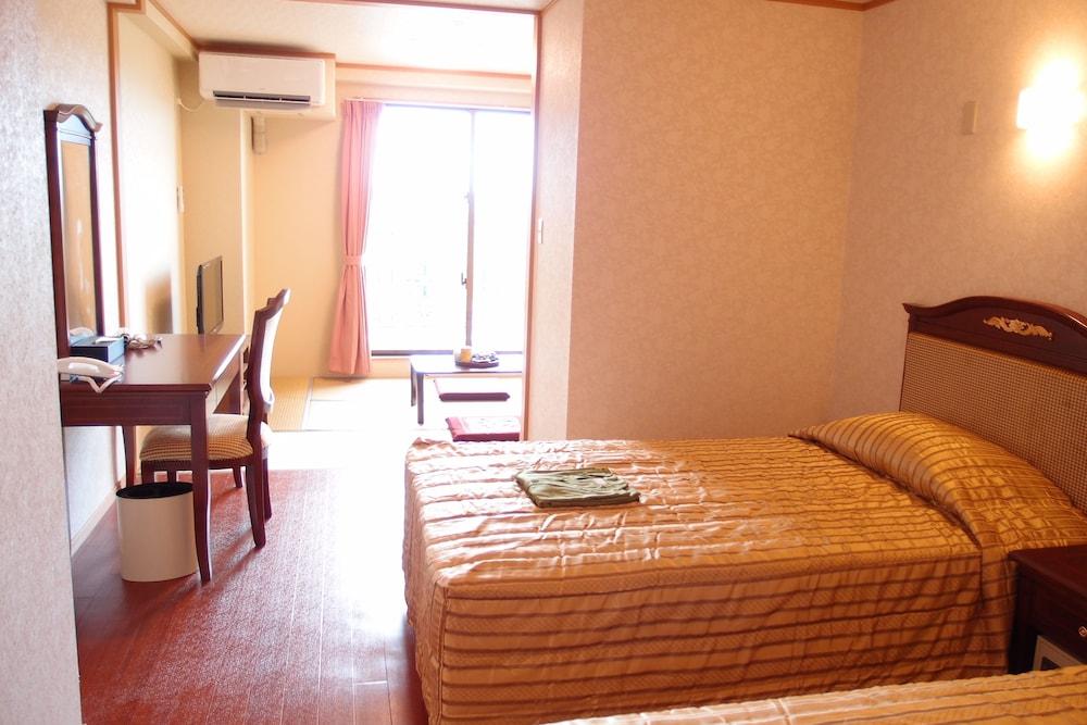 Hotel Castlevillage Miyakojima Екстер'єр фото