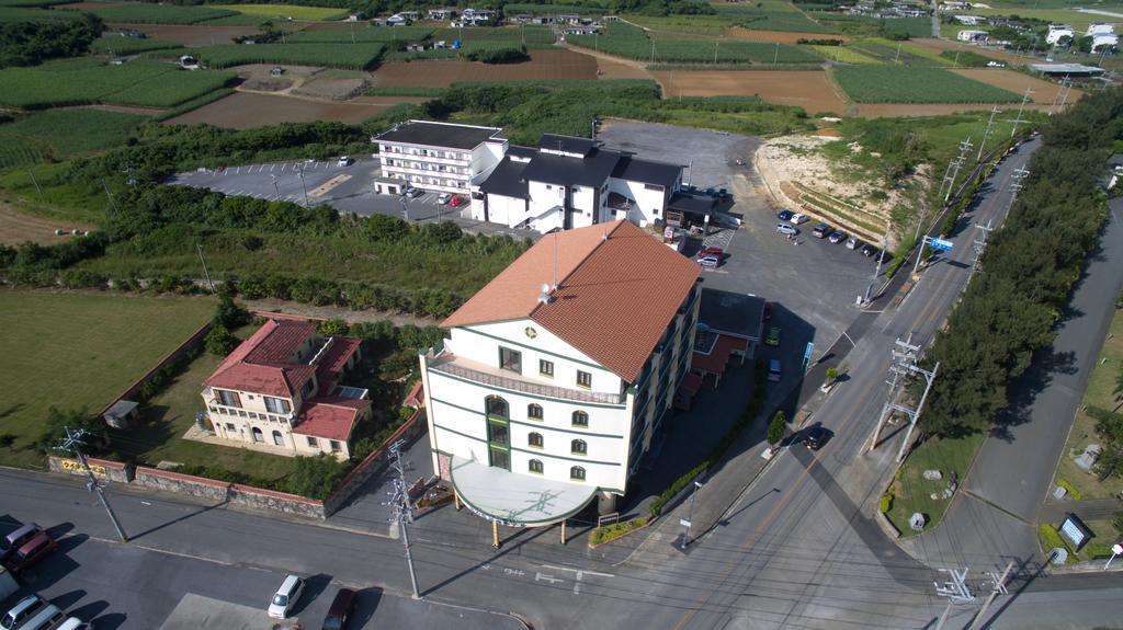 Hotel Castlevillage Miyakojima Екстер'єр фото