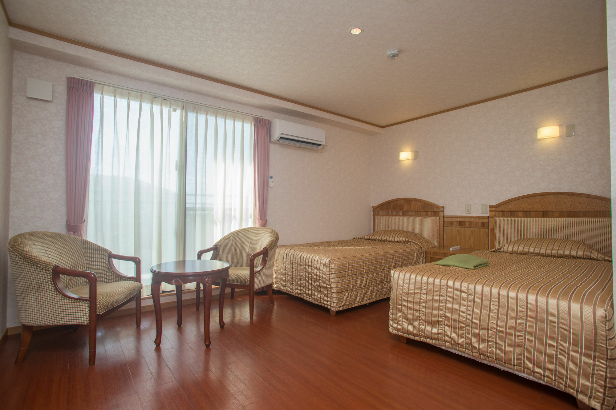 Hotel Castlevillage Miyakojima Екстер'єр фото