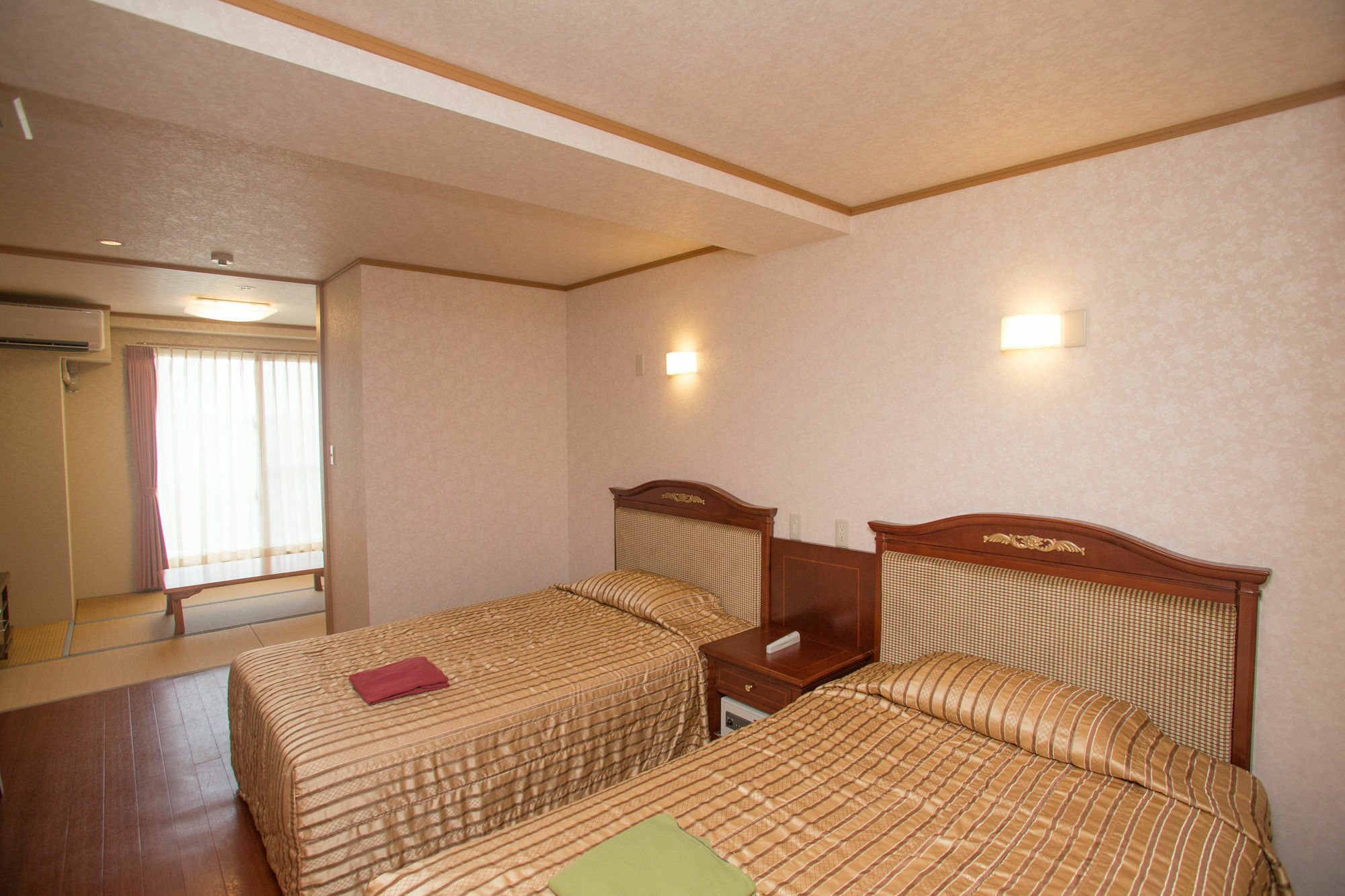 Hotel Castlevillage Miyakojima Екстер'єр фото